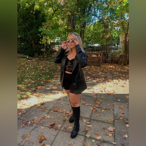 Meet your Posher, Mackenzie - Picture 3 of 5